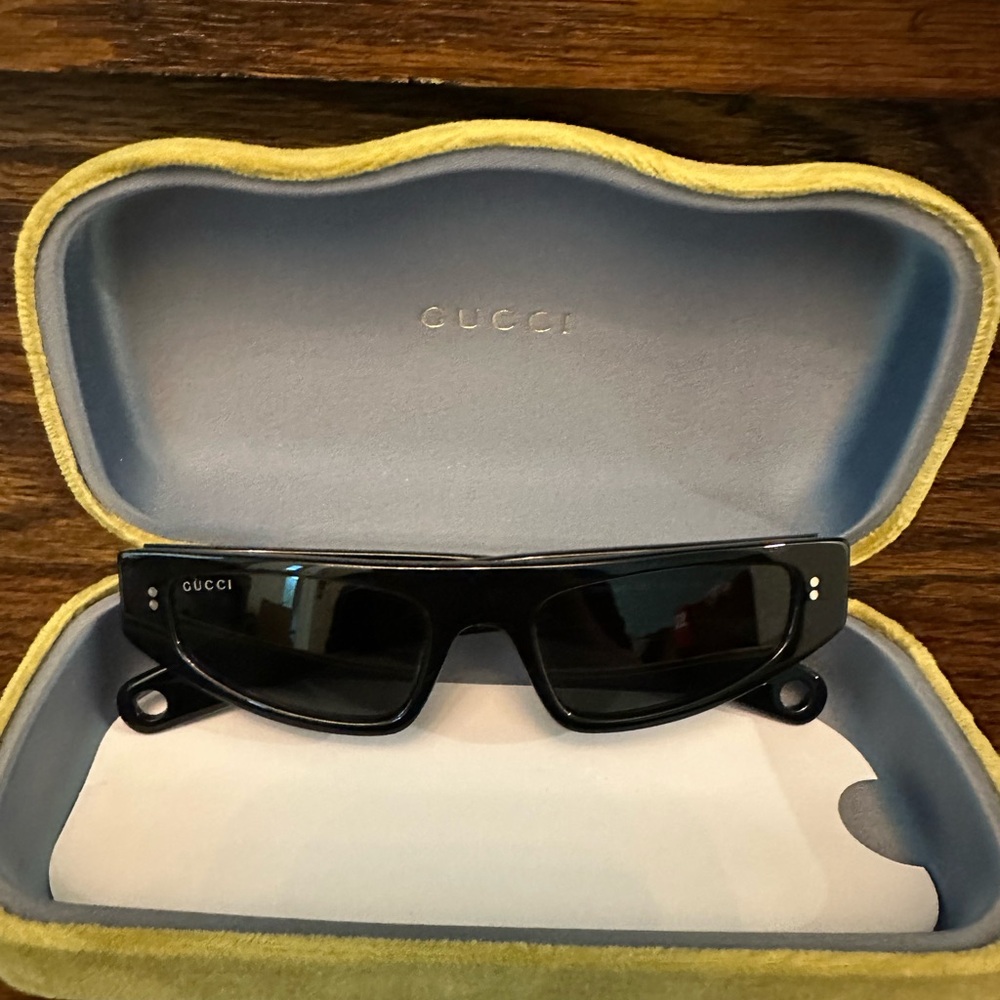 Gucci Black Rectangular Sunglasses - image 2